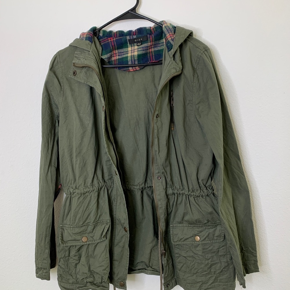 Green jacket w/ flannel pocket accent